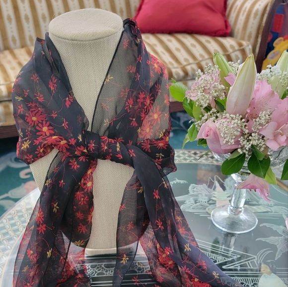 Vintage black with flower scarf. Very large. Versatile. - Picture 2 of 10